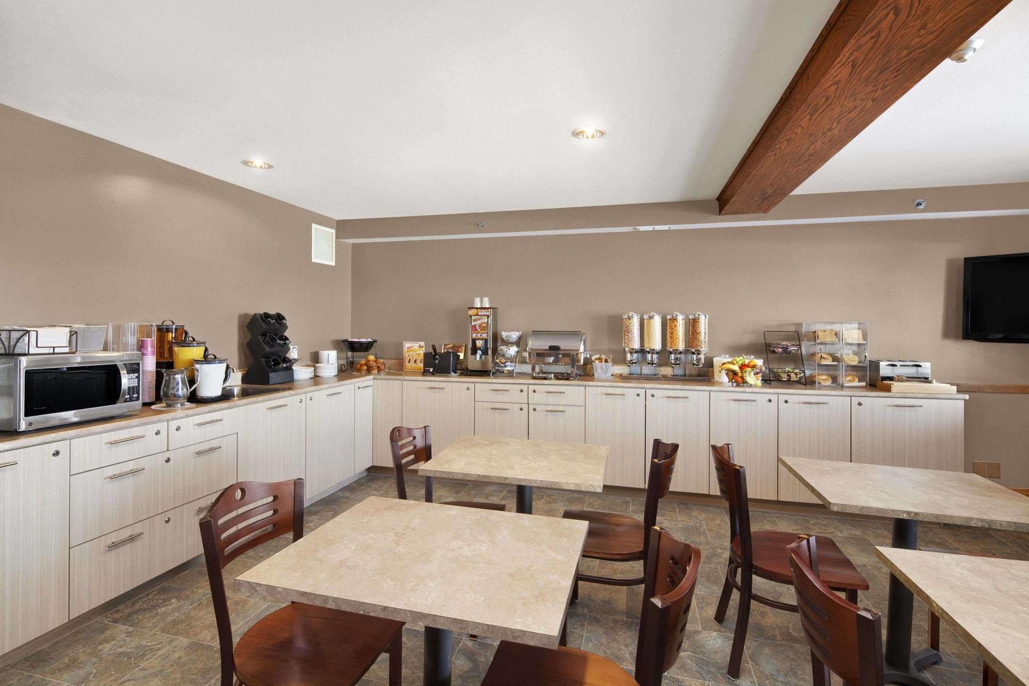 Country Inn & Suites Dartmouth Ngoại thất bức ảnh