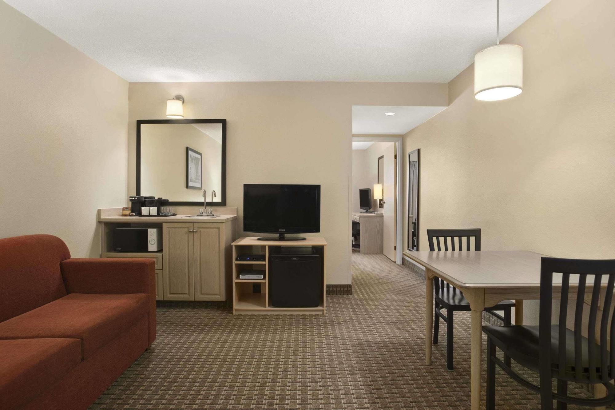 Country Inn & Suites Dartmouth Ngoại thất bức ảnh