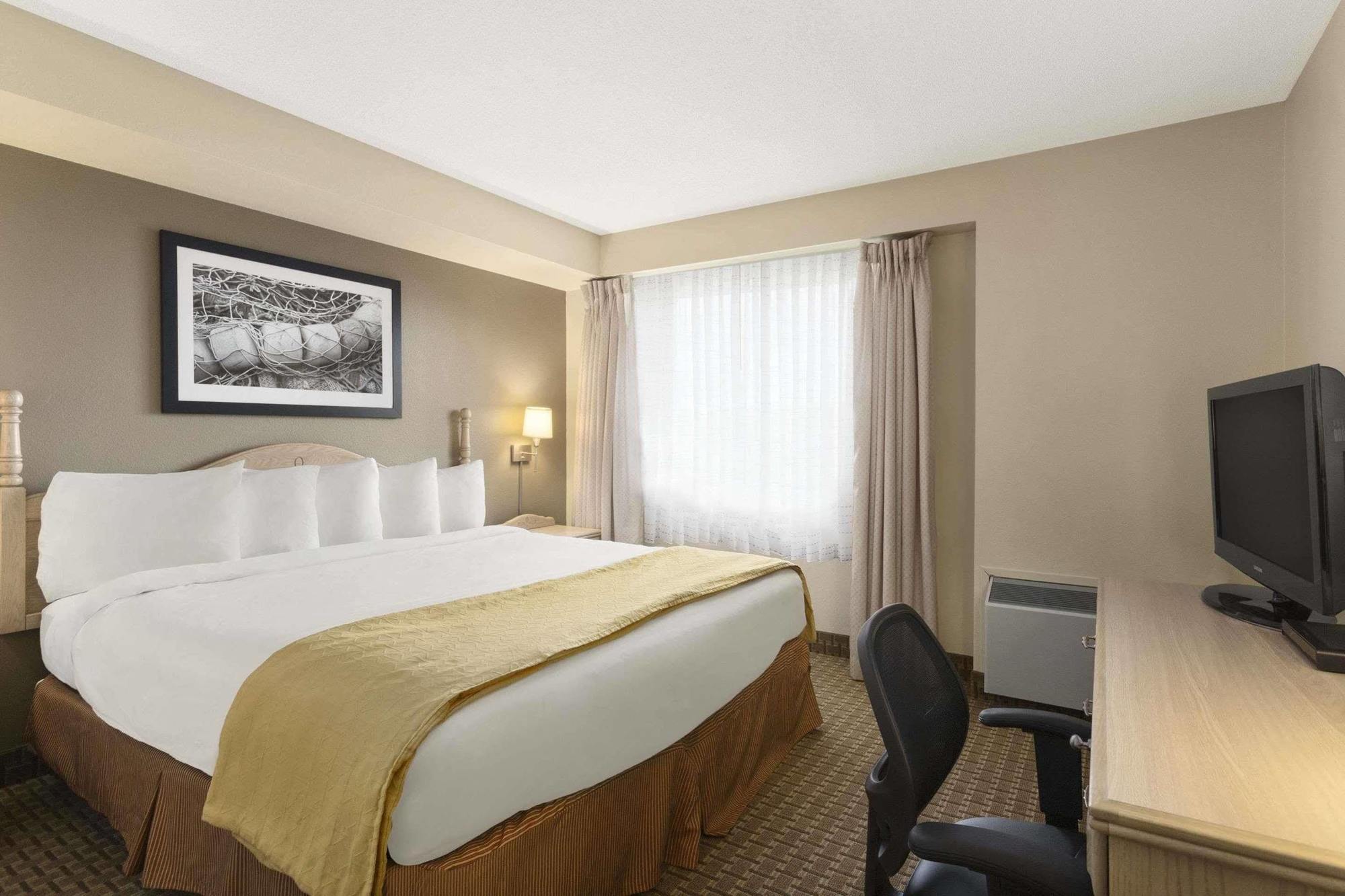 Country Inn & Suites Dartmouth Ngoại thất bức ảnh