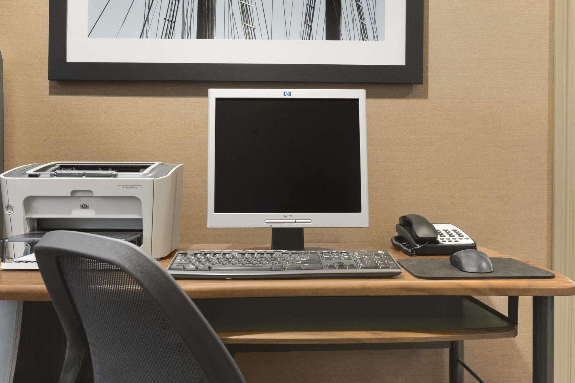 Country Inn & Suites Dartmouth Ngoại thất bức ảnh